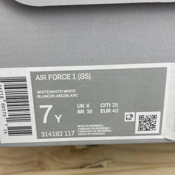 Nike Air Force 1 Low Triple White 314192-117 Size 7Y Women's 8.5 W - NEW IN BOX - Picture 8 of 8